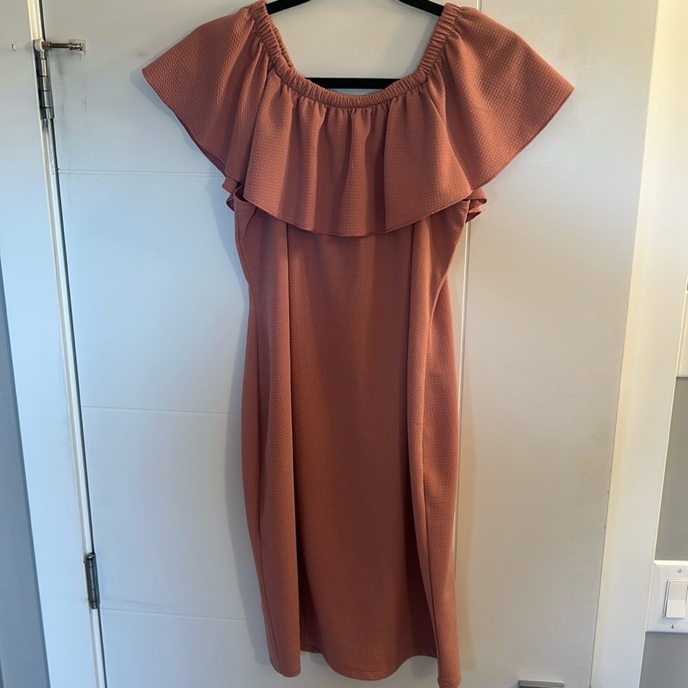 Red sky, dusty Rose ruffled body con dress
